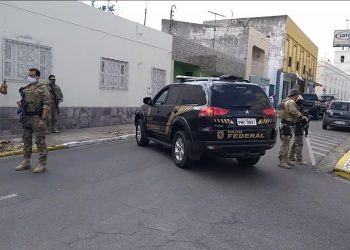 Polícia Federal cumpre mandado de busca e apreensão no escritório de Agenor Neto em Iguatu