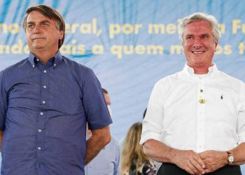 O presidente Jair Bolsonaro e o senador Fernando Collor, durante evento em Alagoas (Foto: Alan Santos/PR)