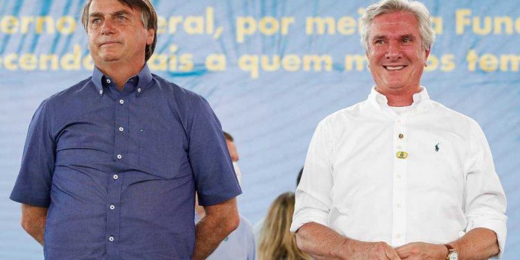 Bolsonaro elogia Collor em Alagoas: ‘Luta pelo interesse do Brasil’