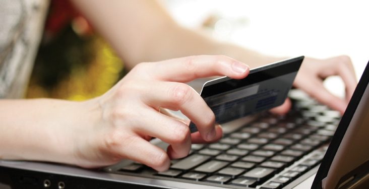 Golpe da Black Friday: um a cada 6 brasileiros já teve cartão de crédito clonado