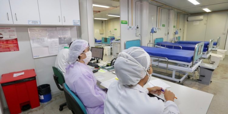 Brasil supera 6 milhões de casos de Covid-19; mortes chegam a 168.613