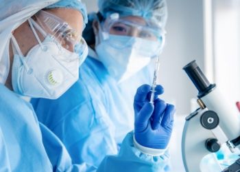 Vacina de Oxford contra Covid-19 alcança até 90% de eficácia