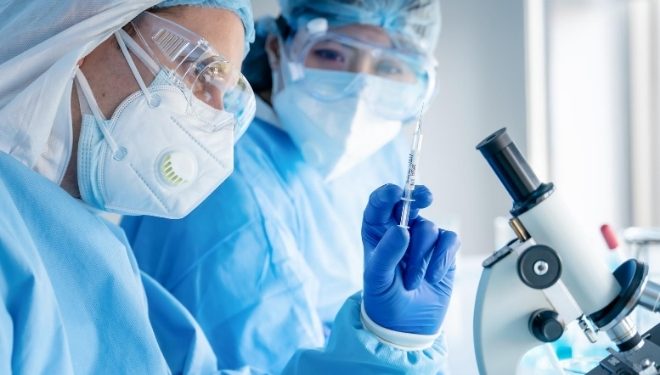 Vacina de Oxford contra Covid-19 alcança até 90% de eficácia