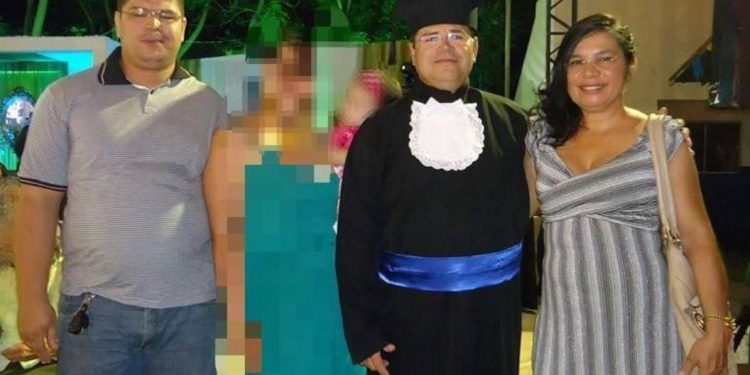 Filho mata os pais a facadas dentro de casa no Interior