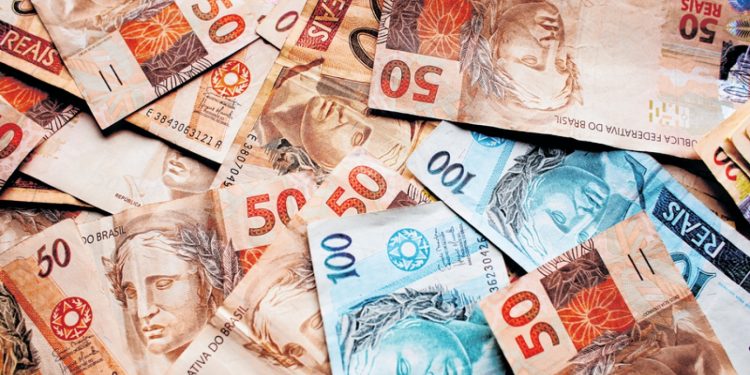 13º salário: saiba o que fazer caso não tenha recebido até a data limite