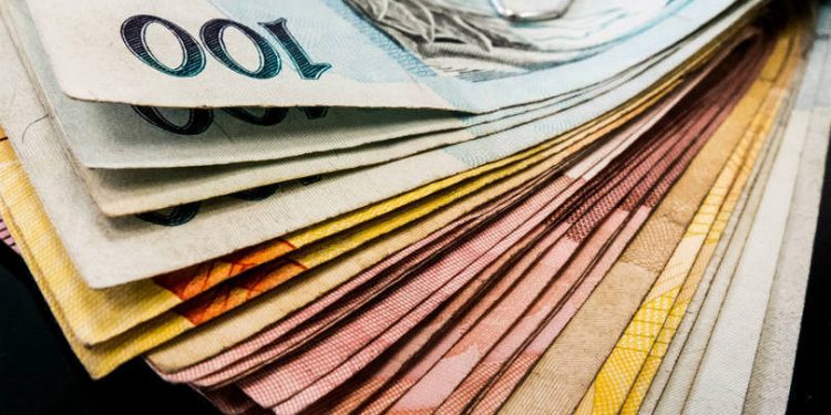 Governo vê inflação maior neste ano; salário mínimo deve subir mais em 2021