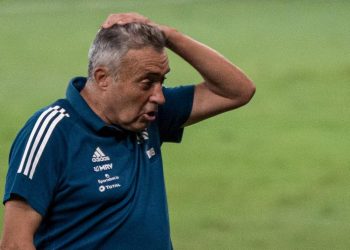 Após fracasso retumbante, Flamengo demite Domènec