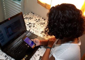 Estudantes de Juazeiro do Norte criam jogo de educação financeira (Foto: Arnaldo Araújo)