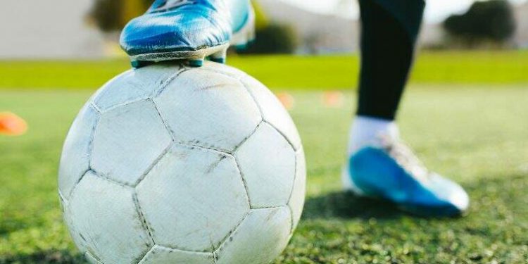 Riscos de demência e Alzheimer podem aumentar com prática de futebol