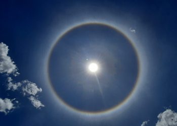 Halo solar chama atenção de moradores de pelo menos 6 municípios cearenses (Foto: Wandenberg Belém)