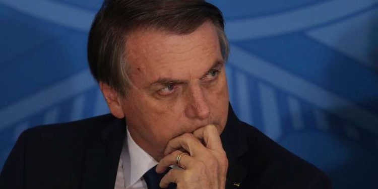 “Cadeia é pouco”: oposição reage após Bolsonaro exaltar suspensão de vacina contra Covid-19