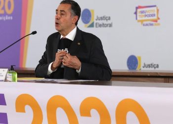 Barroso diz que ‘milícias digitais’ tentaram atacar sistema do TSE para desacreditar eleições