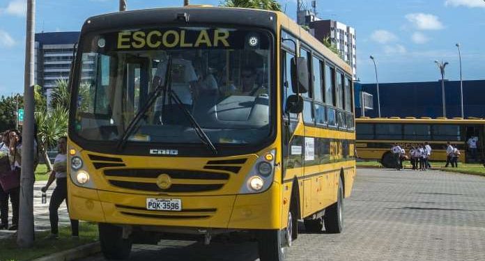 Governo do Ceará envia à Assembleia Legislativa projeto que isenta IPVA de transportes escolares