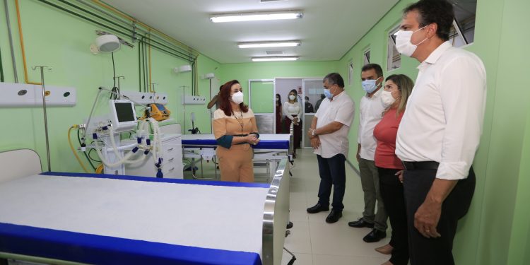 Governador Camilo Santana inaugura a policlínica do Crato