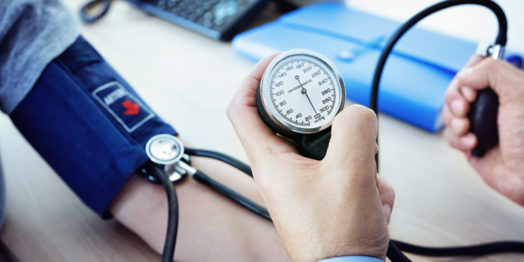 7 dicas para diminuir o desconforto da pressão baixa