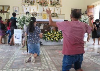 A Capela do Perpétuo Socorro, onde o sacerdote está sepultado, recebeu um constante número de visitantes, apesar do controle do número de pessoas na entrada (Foto: Antonio Rodrigues)