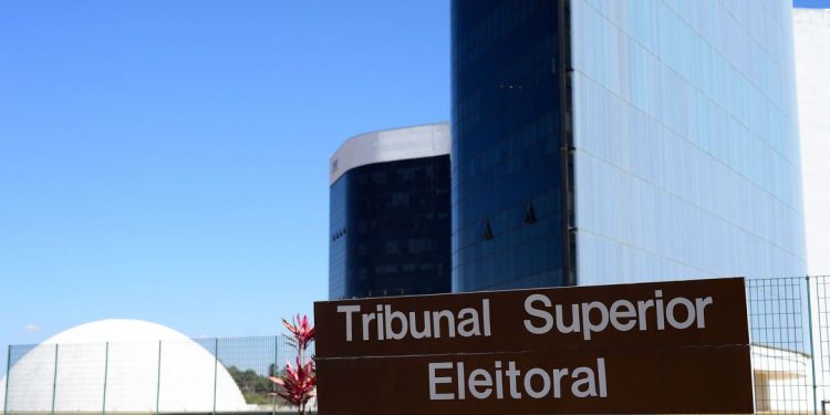 Às vésperas de diplomação, oito prefeitos eleitos do Ceará aguardam decisões para assumir mandatos