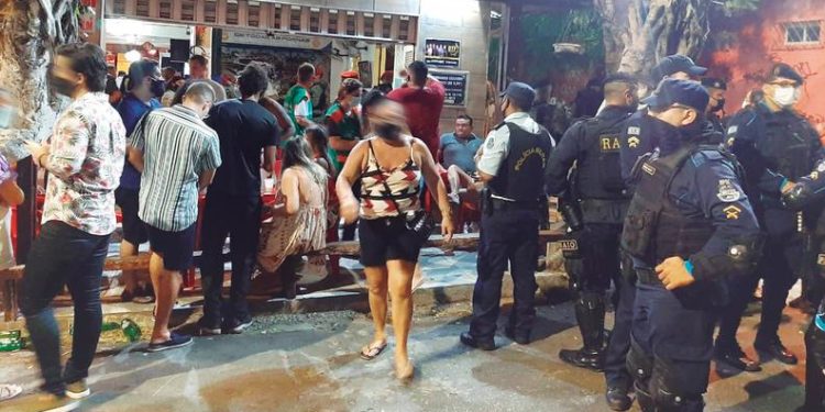 Covid-19: desrespeito a normas sanitárias em festas de fim de ano pode alavancar casos em janeiro