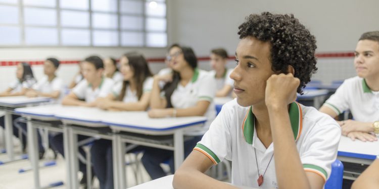 Escolas profissionalizantes da rede pública do Ceará recebem inscrições para seleção até terça-feira
