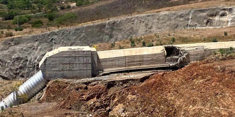 Falha em montagem de válvulas causou vazamento na barragem de Jati, aponta perícia