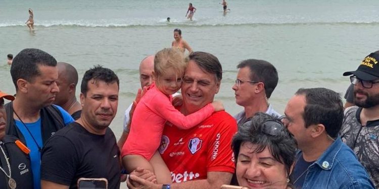 Bolsonaro diz que pode haver corrupção no governo devido ao grande número de obras