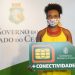Alunos de escolas e universidades estaduais começam a receber do Governo do Ceará chips com internet