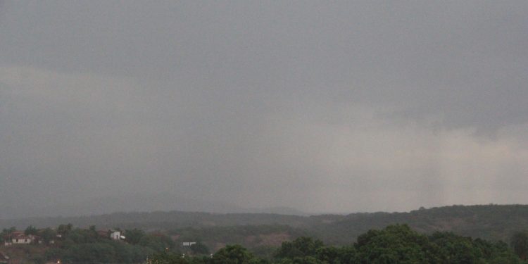 Chove em pelo menos 30 cidades do sertão cearense
