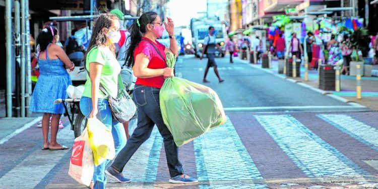 Ceará lidera geração de emprego no Nordeste com 16,4 mil novas vagas em novembro