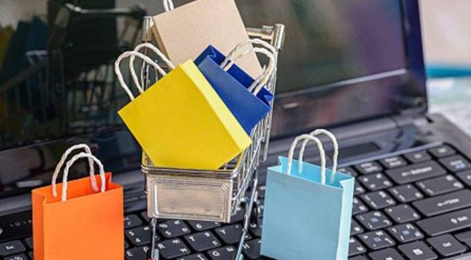 Disponibilizar preço de produtos apenas por “inbox” é ilegal; entenda