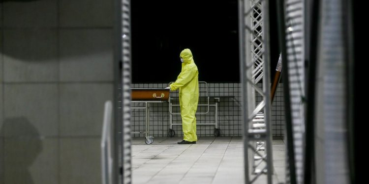 Com pandemia da Covid-19, Ceará tem 15 mil mortes a mais em 2020 e supera 45% do esperado para o ano