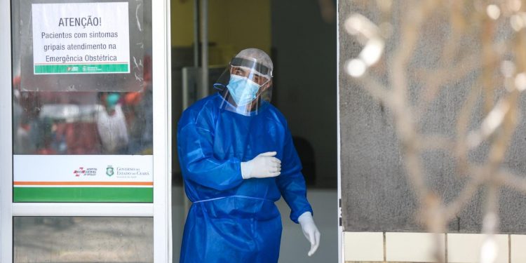 1.586 profissionais de saúde receberam auxílio após diagnóstico de Covid-19 no CE