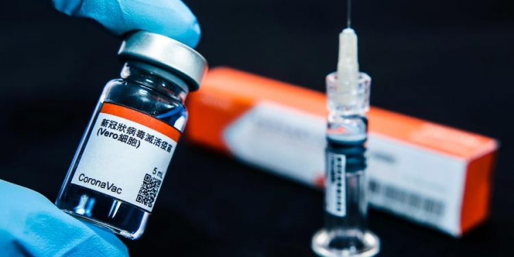 Butantan começa a produzir CoronaVac; Ceará e mais quatro estados tem interesse