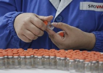 A Lei 13.979 diz expressamente que governadores têm o poder de, dentro das suas competências, de estabelecer protocolos próprios de controle da pandemia de Covid-19