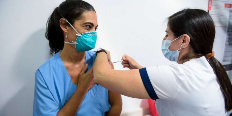 Argentina inicia vacinação contra a Covid-19 com a Sputnik V