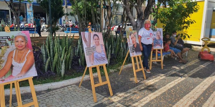 Exposição, em Juazeiro do Norte, traz relatos de pessoas com HIV