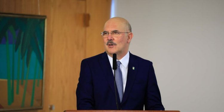 MEC desmente ministro e diz que SiSU para instituições públicas será em abril