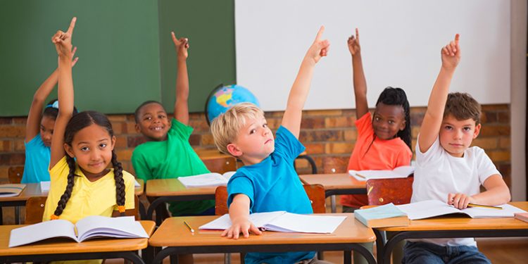 Fundeb: Senado exclui trechos que tirariam R$ 16 bi de escolas públicas; texto volta à Câmara