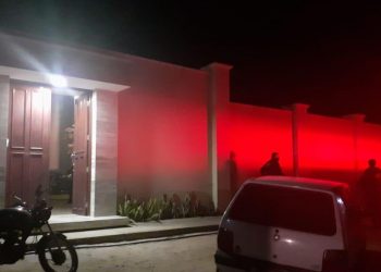 Assaltantes invadiram propriedade da família da prefeita em Tururu (Foto: Reprodução)