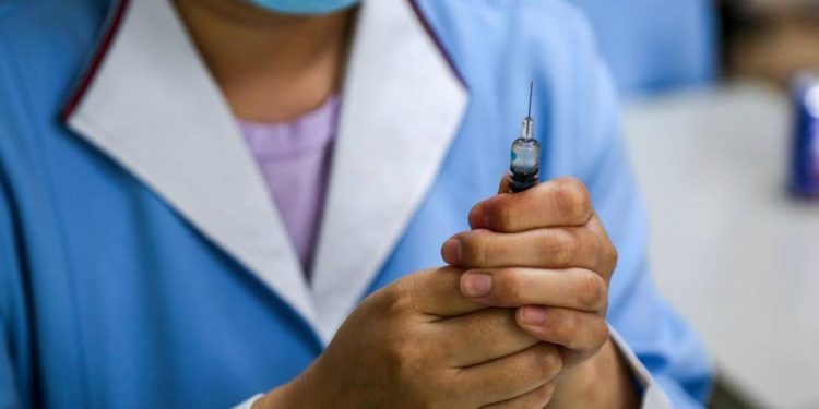 Vacina contra Covid-19: Ceará prepara logística para garantir insumos para imunizante