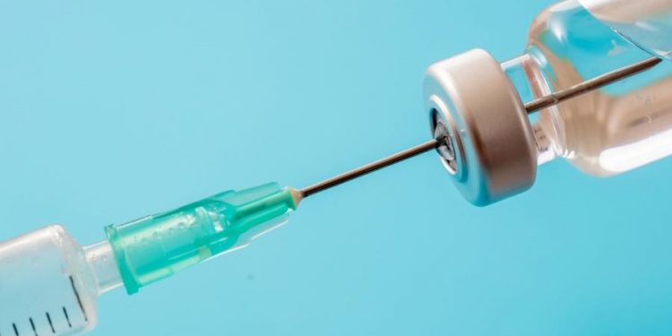 Anvisa diz que avaliará vacinas em 10 dias e registro estrangeiro não basta