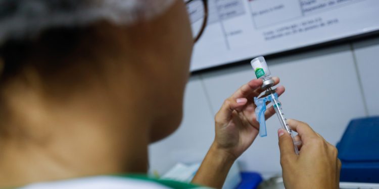 Vacina contra a Covid-19: nove países já começaram a imunização