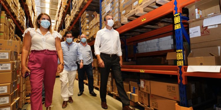 Camilo visita Centro de Distribuição da Sesa e garante logística para distribuição de vacinas contra Covid-19