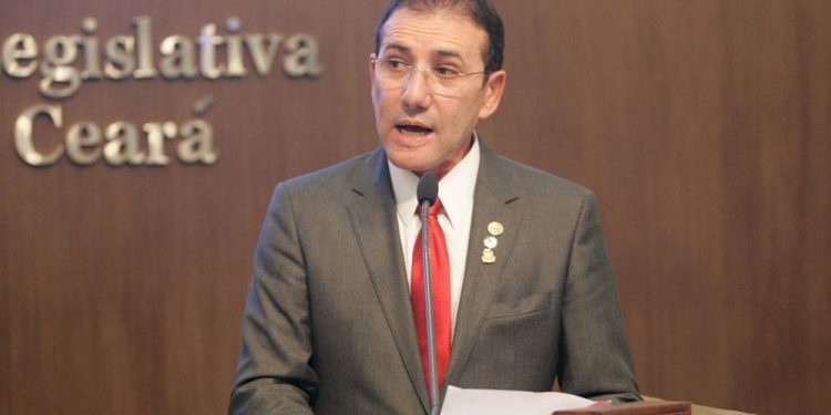 O ex-deputado federal cearense é acusado de liderar um esquema que movimentou cerca de R$ 600 milhões nos últimos 20 anos na Prefeitura de Fortaleza (Foto: Alex Costa)