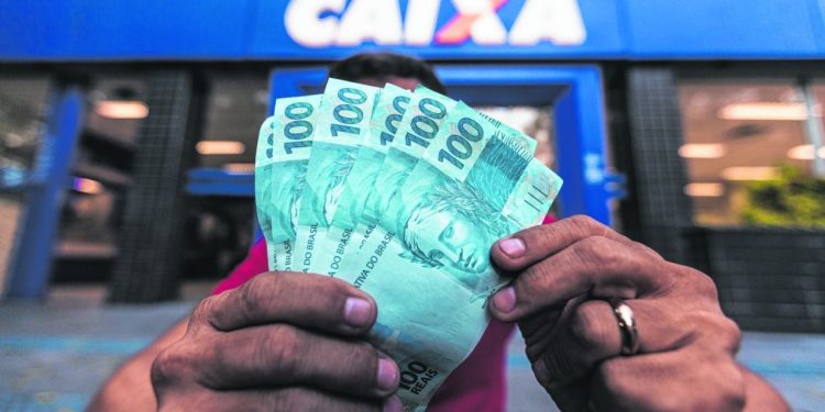 Auxílio emergencial: 3 sinais para o possível retorno do benefício em 2021