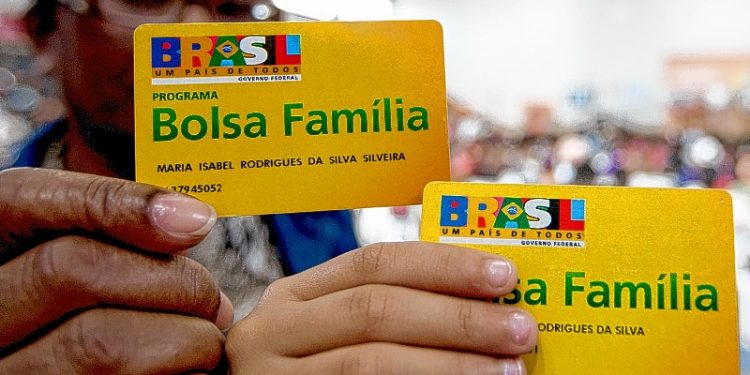 Governo quer reduzir papel de municípios para cortar custo do Bolsa Família