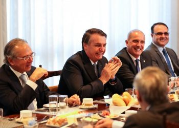 Presidente Jair Bolsonaro durante café da manhã com ministros, autoridades do Supremo Tribunal Federal e do Congresso Nacional (Foto: Marcos Corrêa/PR)