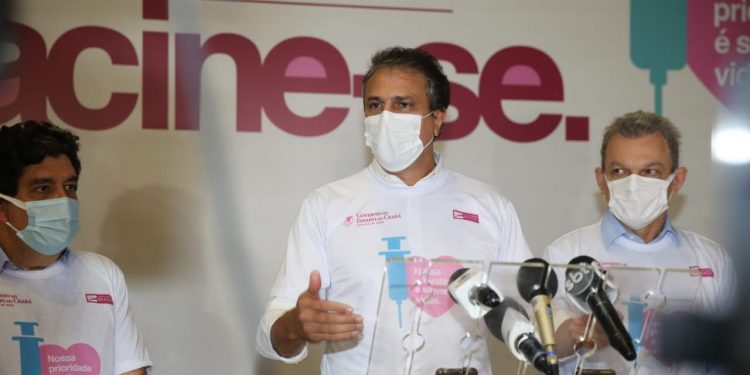 Com vacina de Oxford, Camilo discute hoje ampliar cobertura da imunização de grupo prioritário no Ceará