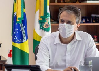 O governador Camilo Santana lembrou à população que, apesar da flexibilização do decreto de isolamento social, a situação da pandemia de Covid-19 no Ceará ainda é grave (Foto: Reprodução)
