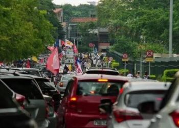 Manifestação contra o governo de Jair Bolsonaro em frente à Assembleia Legislativa de São Paulo, no sábado (23) (Foto: Agência Estado)
