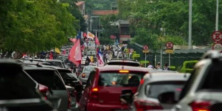 Manifestantes lotam ruas em todo o Brasil e pedem impeachment de Bolsonaro